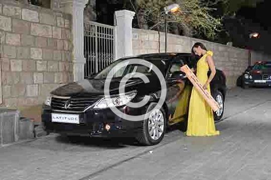 ADVERTISING AND MODELLING